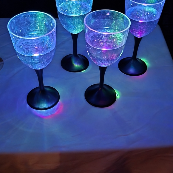 LED Light-Up Wine Glass Set - Multicolor - Picture 10 of 15